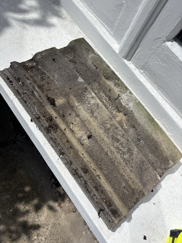 Redland roofing tiles - 49,