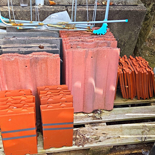 Mixed roof tiles including - mixed,