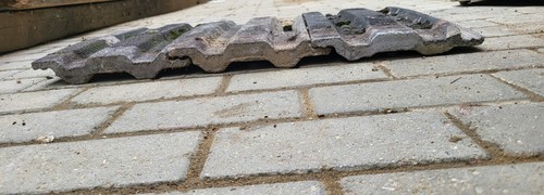 Used 100x redland roof tiles - used,