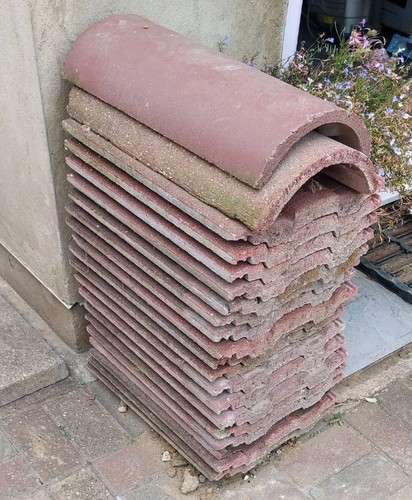 Redland roof tiles - roof, pieces