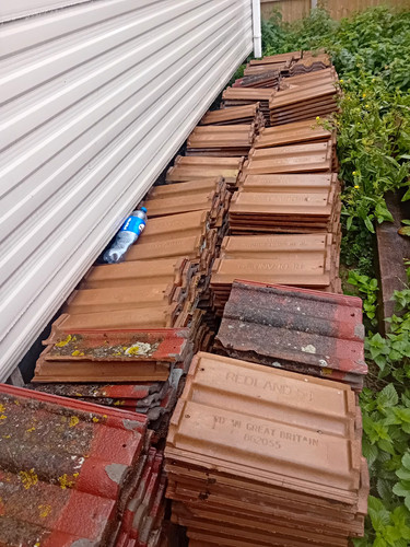 Redland clay roof tile - 5d,